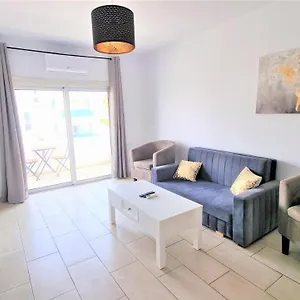  Apartament Coastal Getaway: 2 For Up To 14 Guests! Light-flooded And Spacious