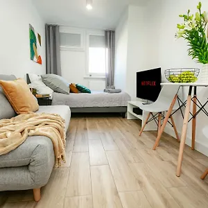 grzybowska-30-green-better-rental.warsawhotelspoland.com/